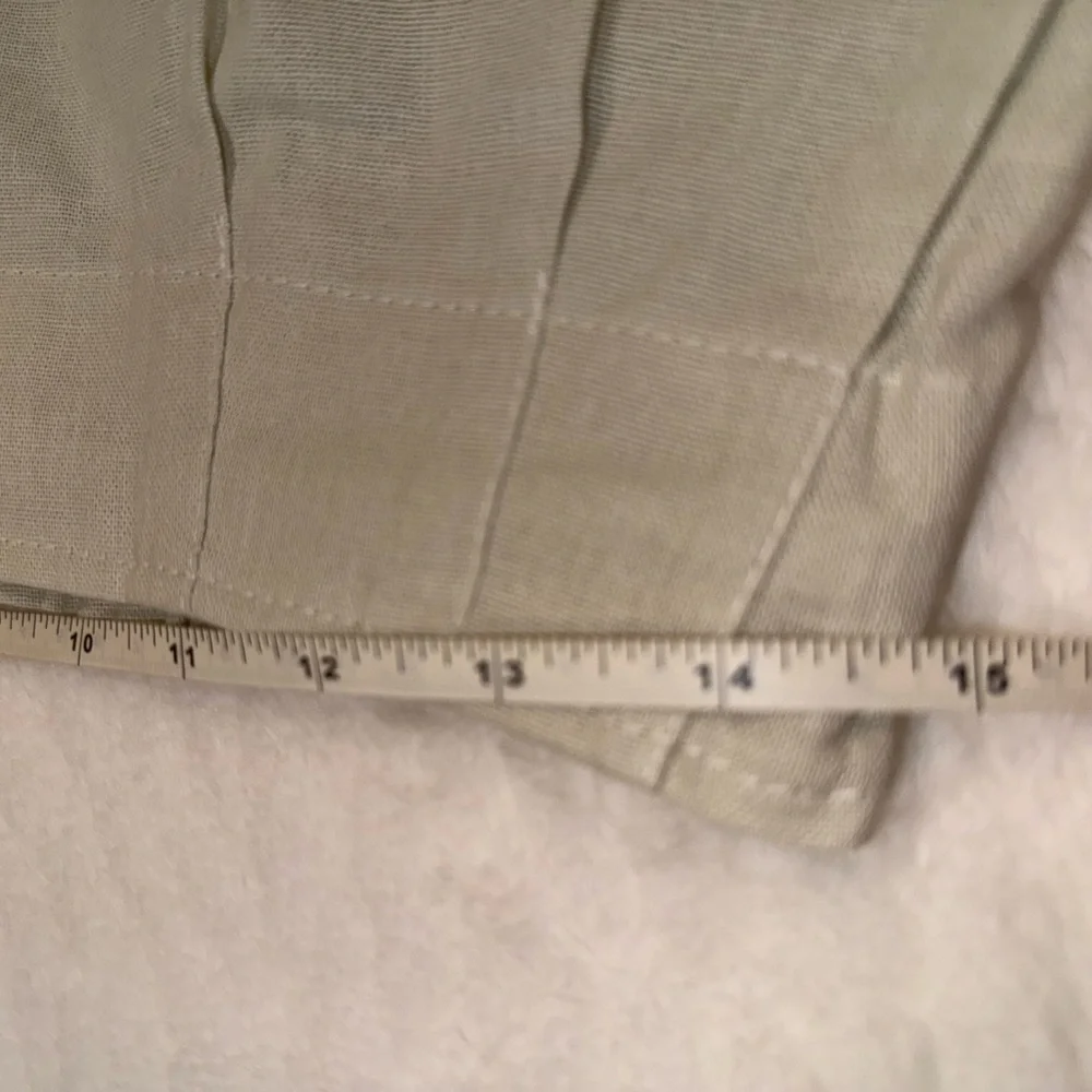 2 x 20$ Elegant Women's Shorts in Light Beige